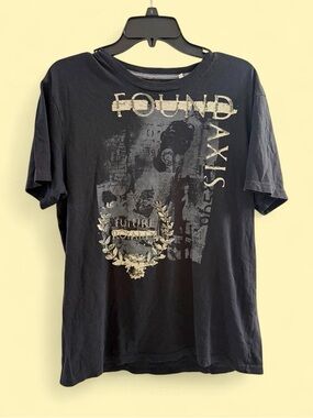 Black Graphic Short-Sleeve Men's T-Shirt with Gold Print